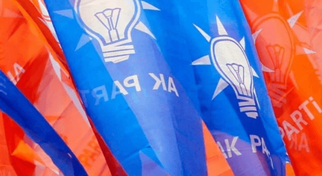 AKP Yönetim Kurulu Üyeleri Görevlerinden Teker Teker İstifa Ediyor