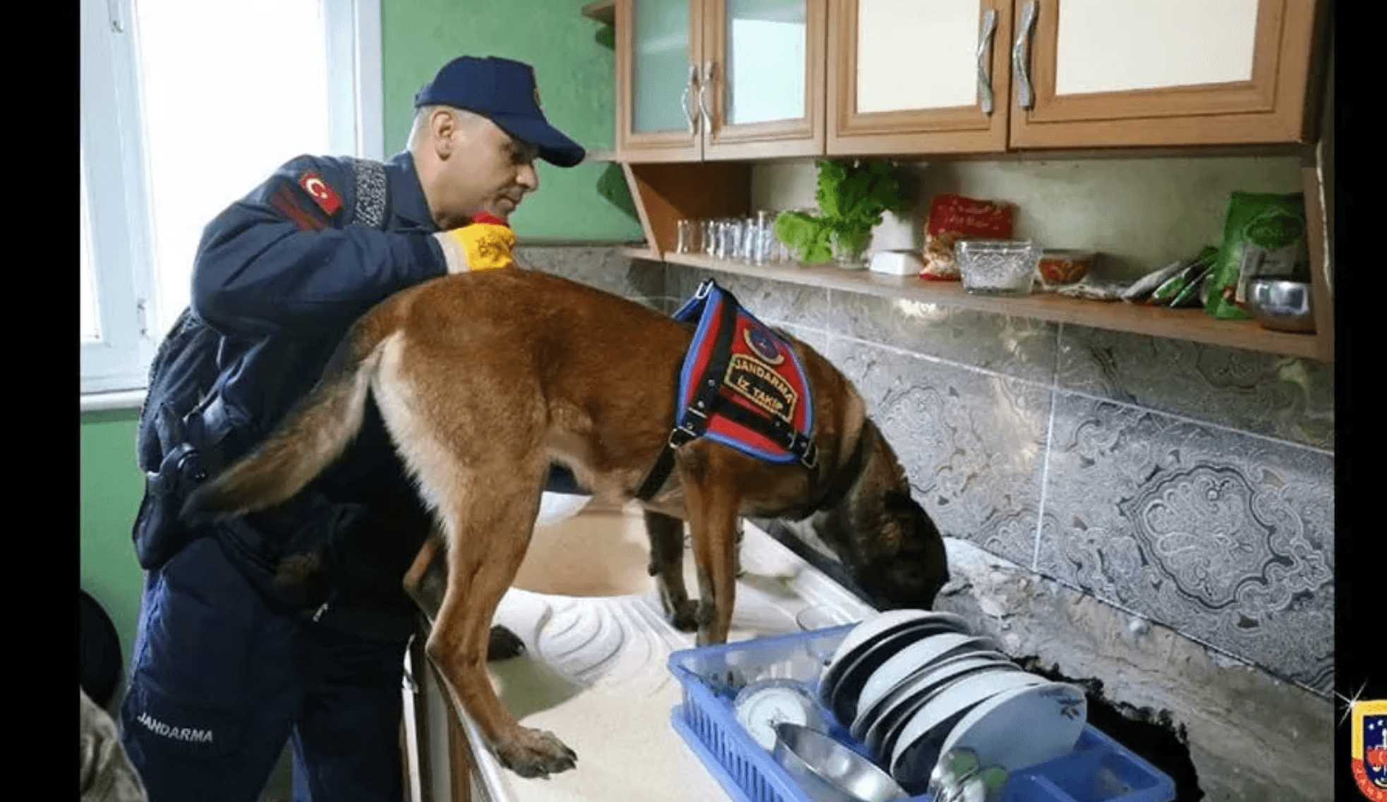 19 yıl kesinleşmiş hapis cezası neden ile 4 yıldır aranıyordu bakın Jandarma nerede buldu