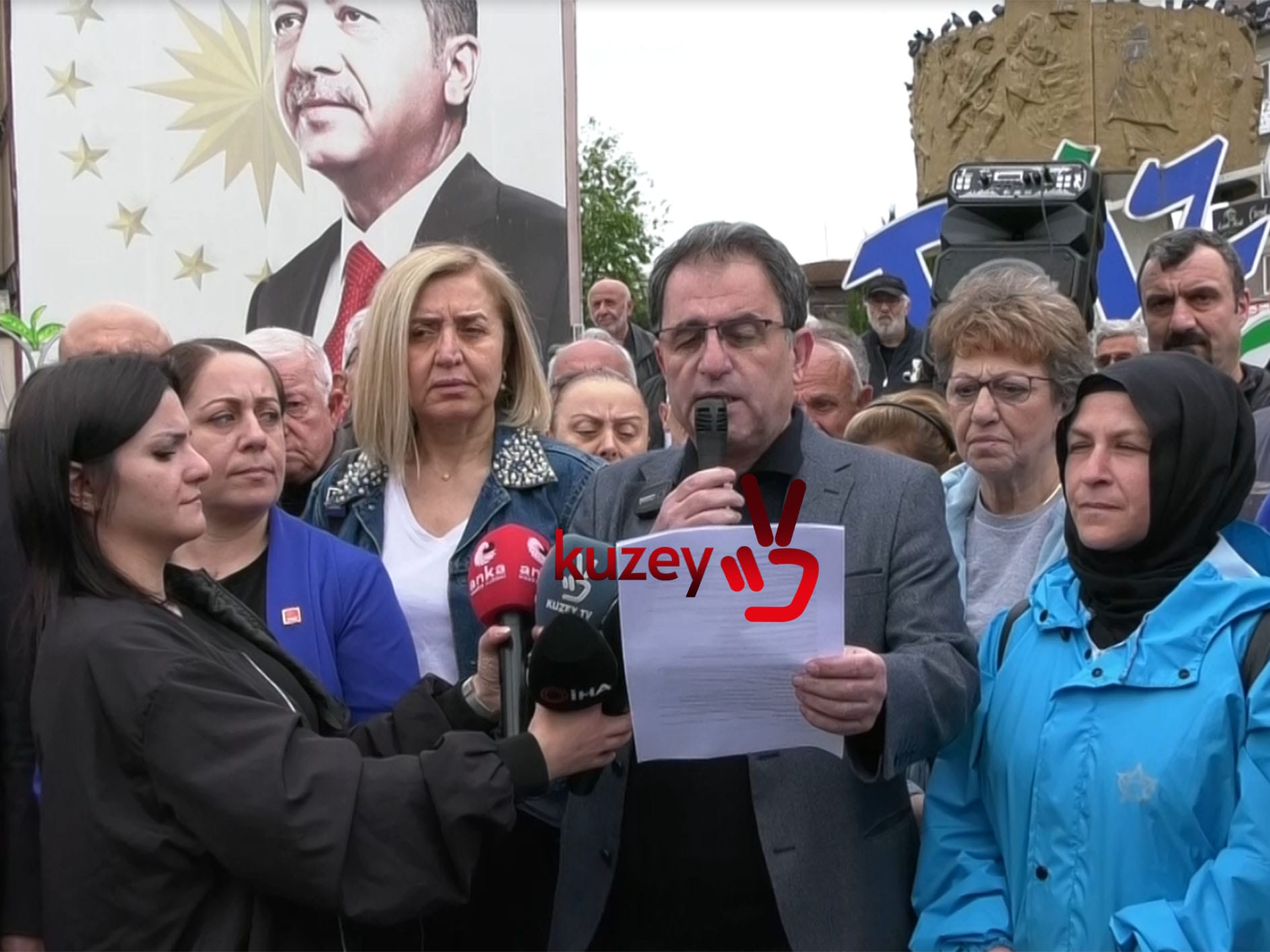 Hükümetin açıkladığı çay fiyatına üreticiler isyan etti “Evladımız diye el açtık bu millet aç aç “