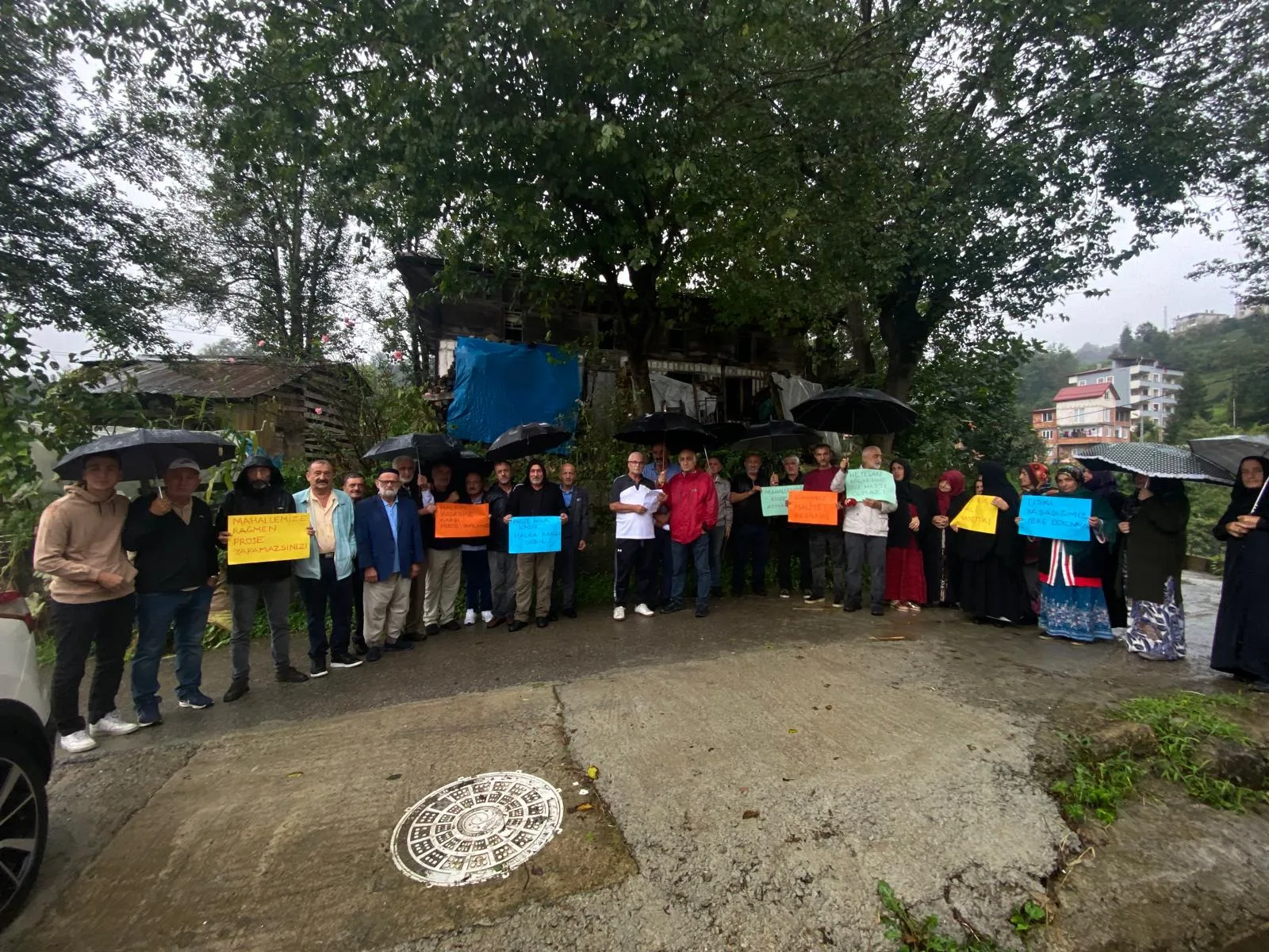 Trabzon’un Hayrat ilçesi Balaban halkı, mahallerinde yapılacak ‘İçme Suyu İsale Hattı Projesine’ tepki göstermeye devam ediyor