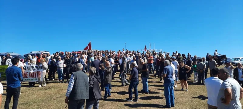 Tüm Köy Sen olarak halkımızın yanındayız; toprağımıza, suyumuza sahip çıkacağız.”